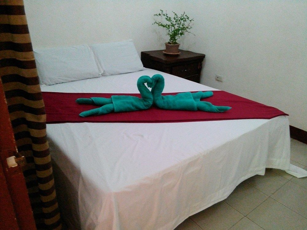 Hk Beach Resort And Restaurant Moalboal Bagian luar foto