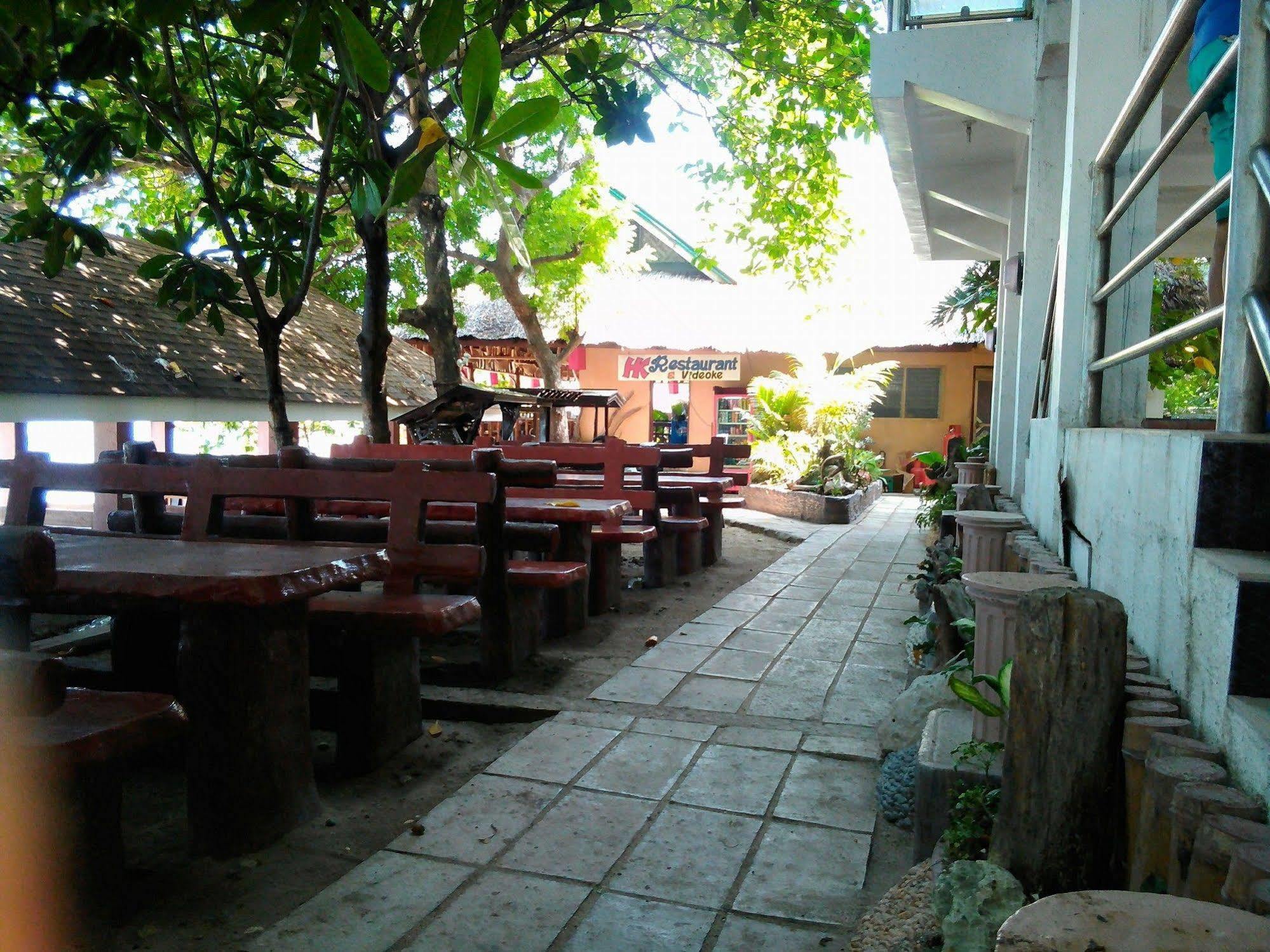 Hk Beach Resort And Restaurant Moalboal Bagian luar foto