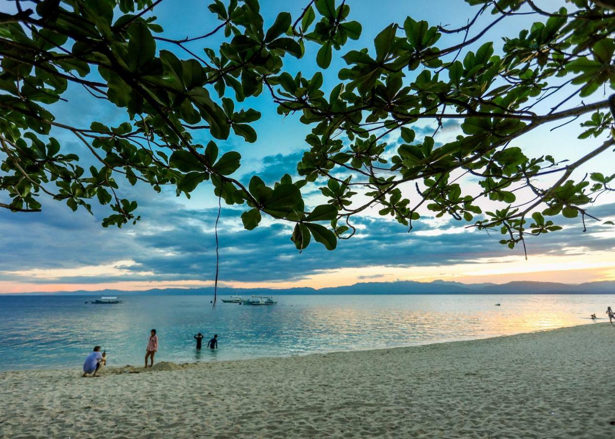 Hk Beach Resort And Restaurant Moalboal Bagian luar foto